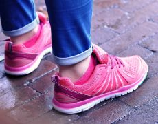 Descubre las mejores zapatillas de verano para mujer en Decathlon